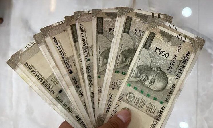04 व्यक्तियों के खातों में भेजी गई रू. 93,500 की सहायता राशि।
