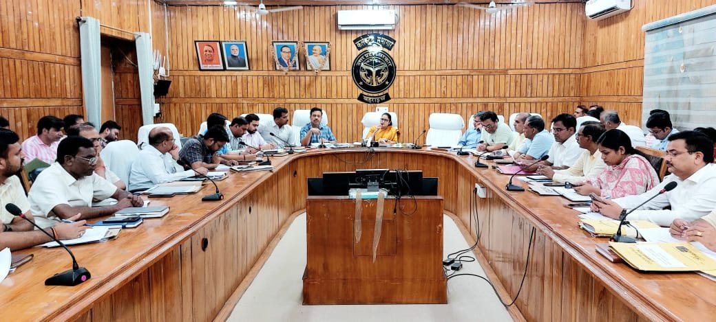 डीएम की अध्यक्षता में सम्पन्न हुई जिला पर्यावरण समिति की बैठक।
