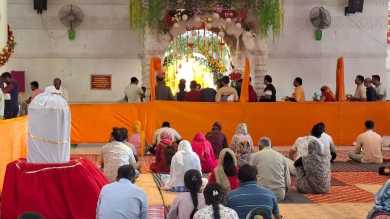 बुढ़वा मंगल पर मंदिरों में उमड़ा आस्था का सैलाब
