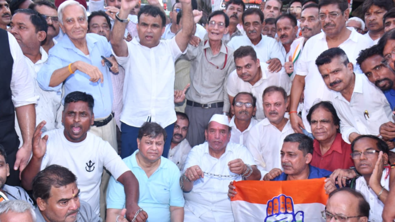 कांग्रेस ने निकाली विशाल पदयात्रा