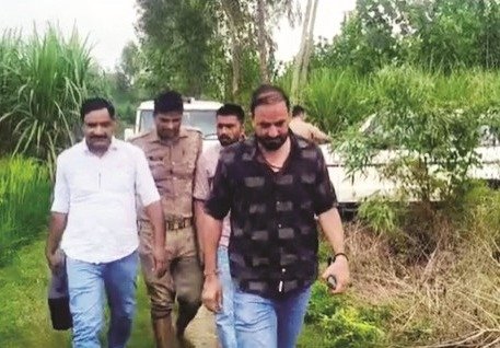 बिजनौर में दंपती के शव अलग-अलग जगह मिले