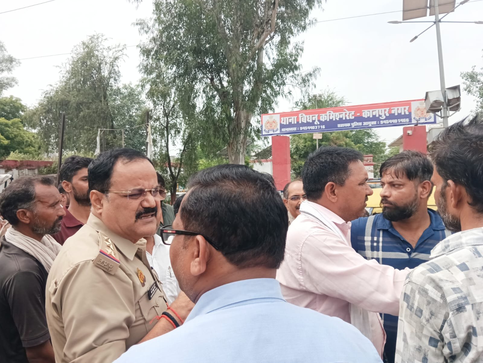 मवेशियों को रास्ते से हटाने को लेकर किसान से मारपीट, उपचार के दौरान मौत