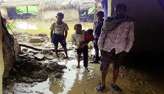 बरेली में बारिश से खपरैल गिरने से महिला की मौत