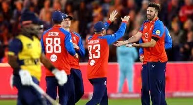 इंग्लैंड ने श्रीलंका के खिलाफ सीरीज में बनाई 2-0 की अजेय बढ़त