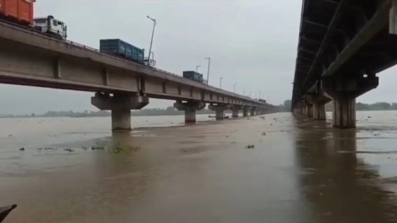 कानपुर बैराज में घटा गंगा का जलस्तर, 3.70 लाख क्यूसेक पानी का डिस्चार्ज