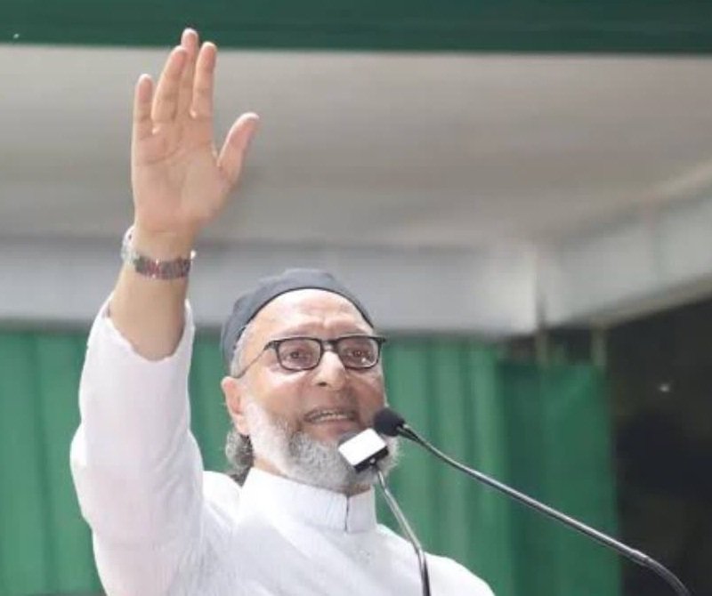 कानपुर में ओवैसी का चुटीला अंदाज…बीवी की आंख में आंख डाल तीनों टाइम बोलो आई लव यू