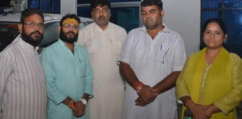 कार्यकारिणी चुनाव के दौरान बवाल, पार्षद ने महापौर के बेटों पर लगाया मारपीट का आरोप