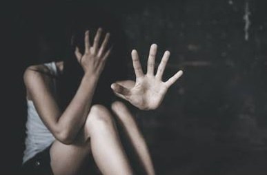 ननिहाल आई सात वर्षीय बच्ची से दरिंदगी, चचेरा मामा फरार