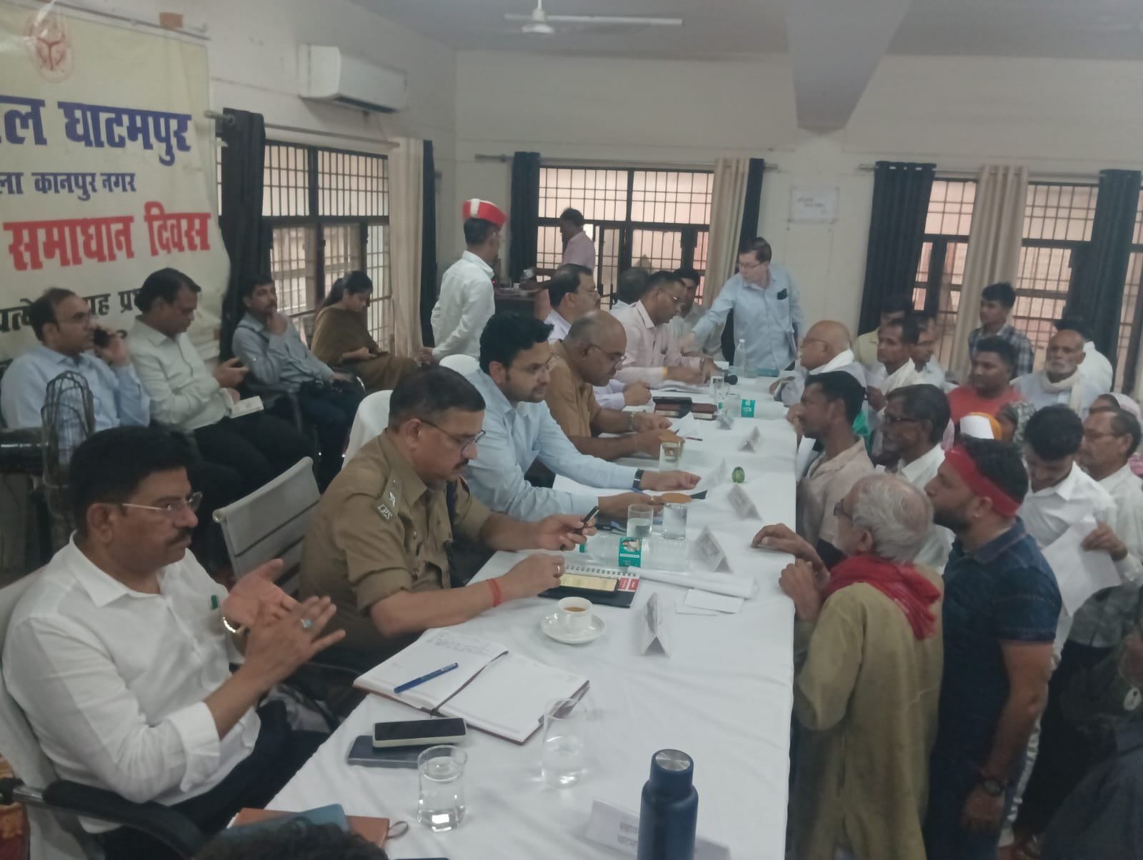 घाटमपुर समाधान दिवस में अचानक पहुंचे डीएम, सीडीओ और डीसीपी, अफसरों में बढ़ी मुस्तैदी