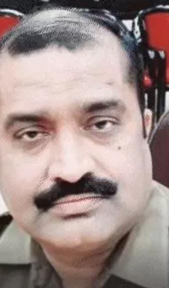 ड्यूटी पर लौट रहे दरोगा की कार डंपर में घुसी, मौत