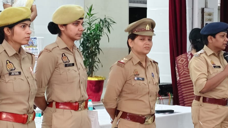 स्कूलों में लगी कानून की पाठशाला, छात्र-छात्राओं ने सीखे सुरक्षा के गुर