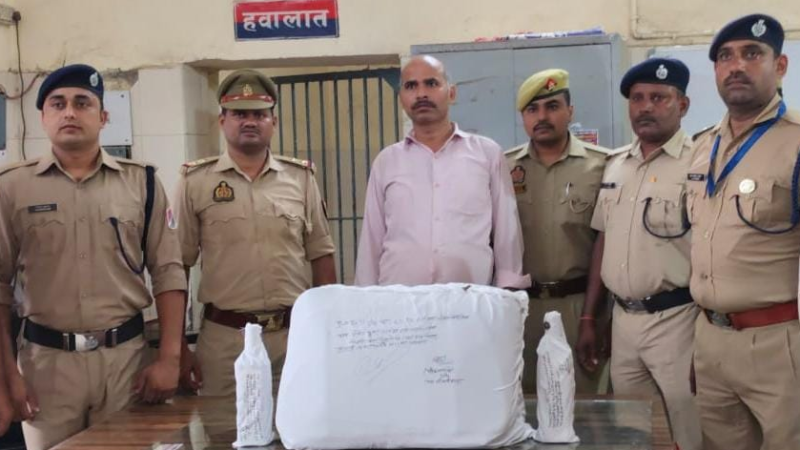 कानपुर सेंट्रल पर 50 हजार की अवैध शराब के साथ अंतरराज्यीय तस्कर गिरफ्तार