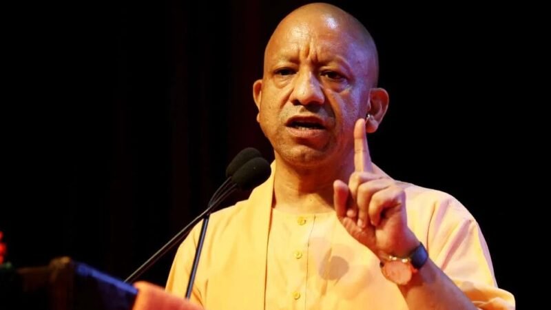 योगी बोले- 6 महीने में 1 लाख सरकारी नौकरी देंगे