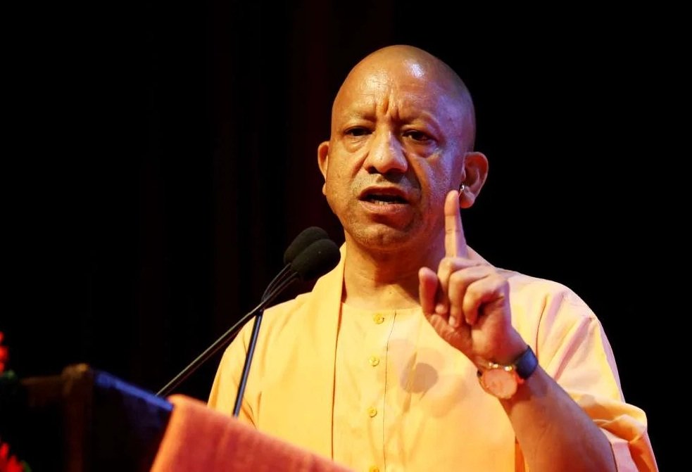 योगी बोले- 6 महीने में 1 लाख सरकारी नौकरी देंगे