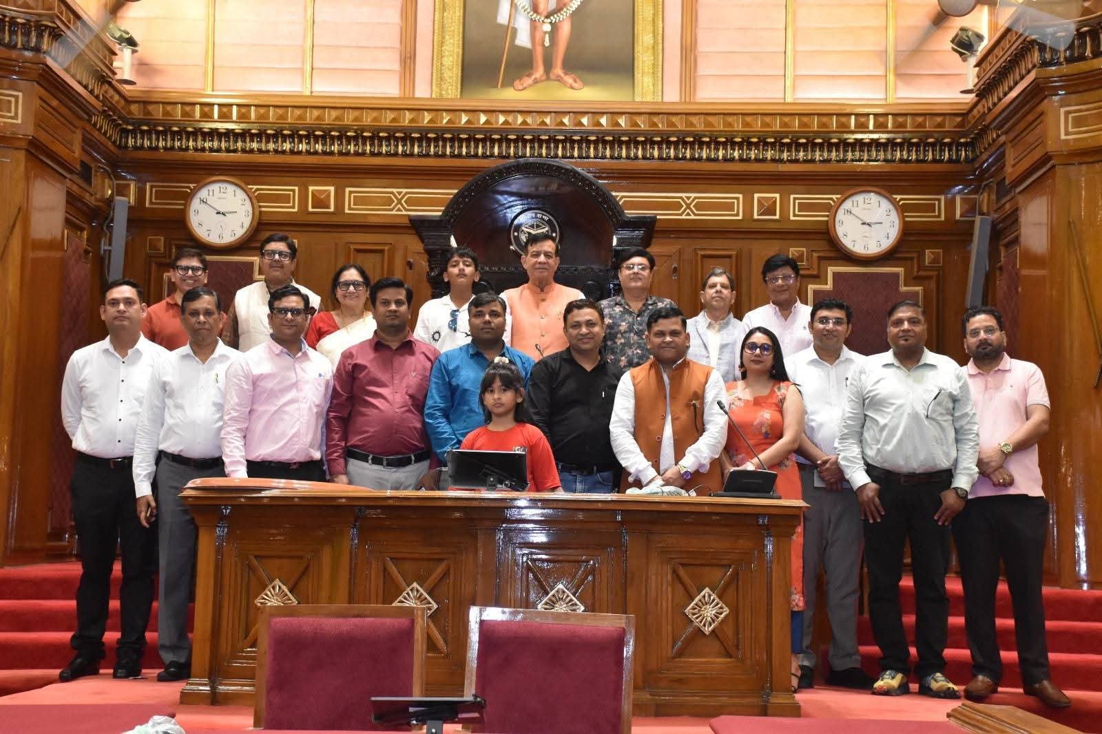 विधानसभा की कार्यप्रणाली से रूबरू हुआ चिकित्सकों का प्रतिनिधिमंडल