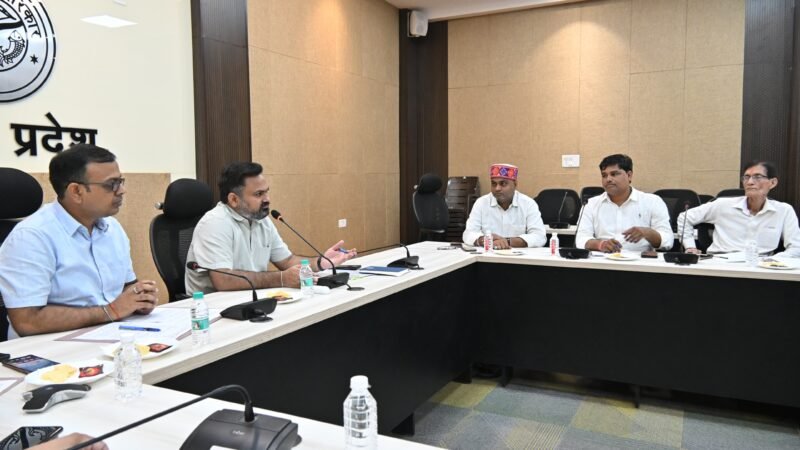 वोटर लिस्ट से गायब है नाम? अब BLO आएंगे आपके घर!