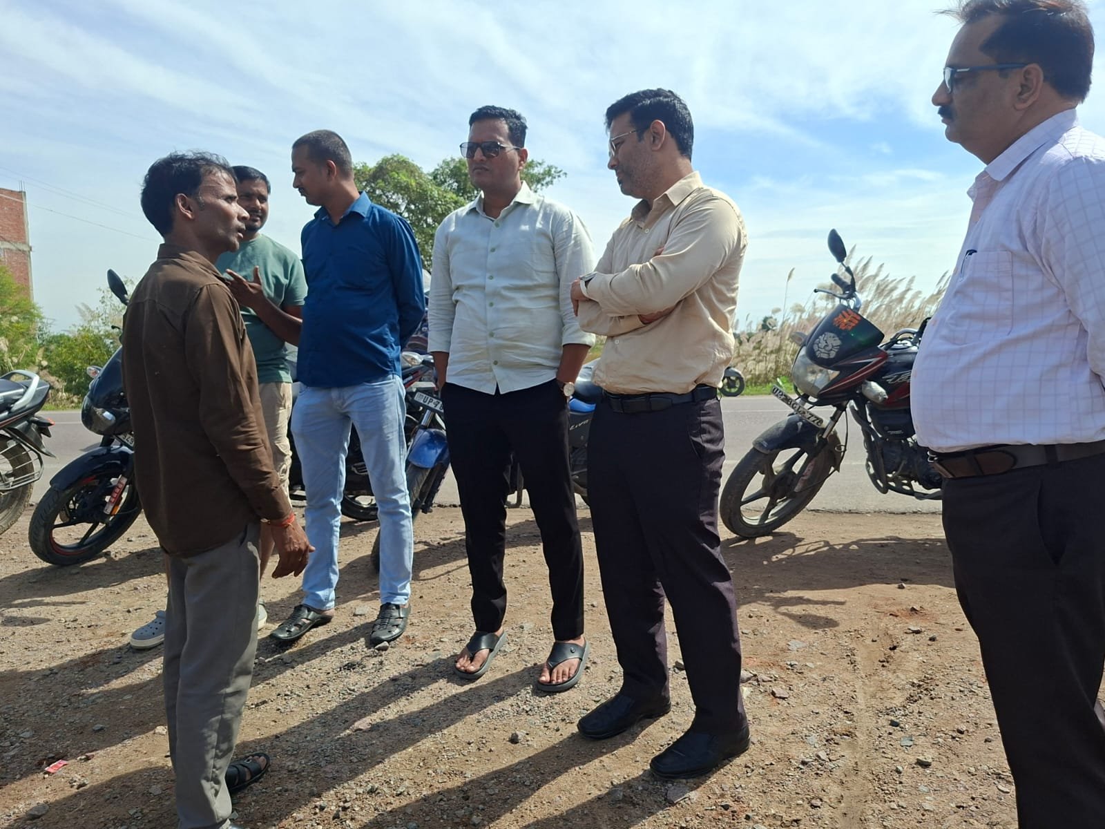 जलभराव का फायदा उठाकर चोरों ने सूने घरों को बनाया निशाना