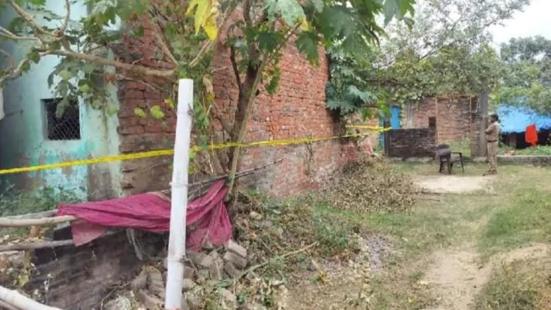 प्रयागराज में जमीन के नीचे दबे मिले नोटों से भरे तीन ड्रम, 5 करोड़ से ज्यादा कैश मिलने का दावा; दो हिरासत में