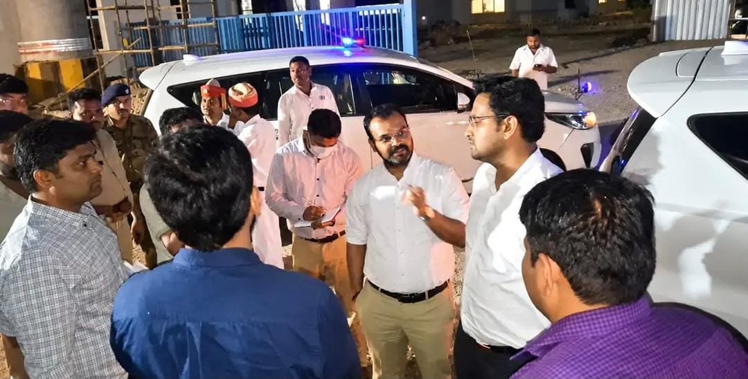 कंपनी बाग चौराहे पर लीकेज से अटका सड़क निर्माण, जल निगम को तीन दिन का अल्टीमेटम