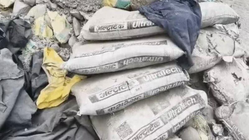 नकली सीमेंट फैक्ट्री के चार आरोपी फरार, पुलिस कमिश्नर ने पनकी थाना प्रभारी को लगाई फटकार
