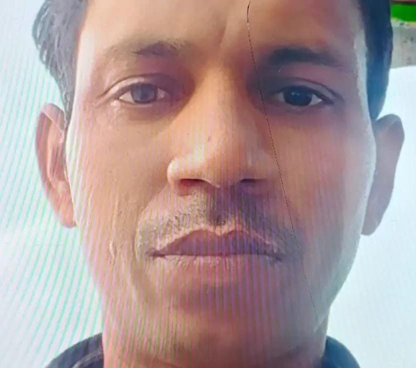 हाईवे किनारे खड़े ट्रक में पीछे से घुसी बाइक, फैक्ट्री कर्मी की मौत; पिता ने जताई हत्या की आशंका