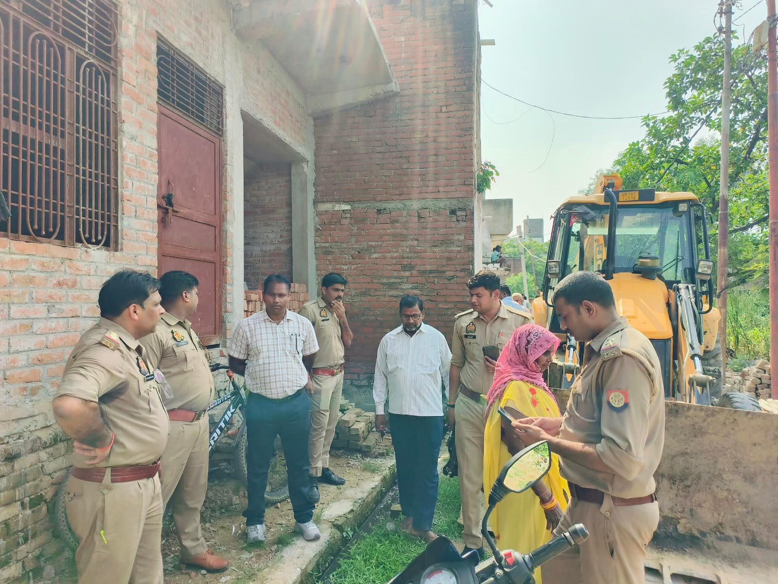 तालाब में दूसरी बार कूदे बुजुर्ग, दलदल में समाए; 16 घंटे से तलाश