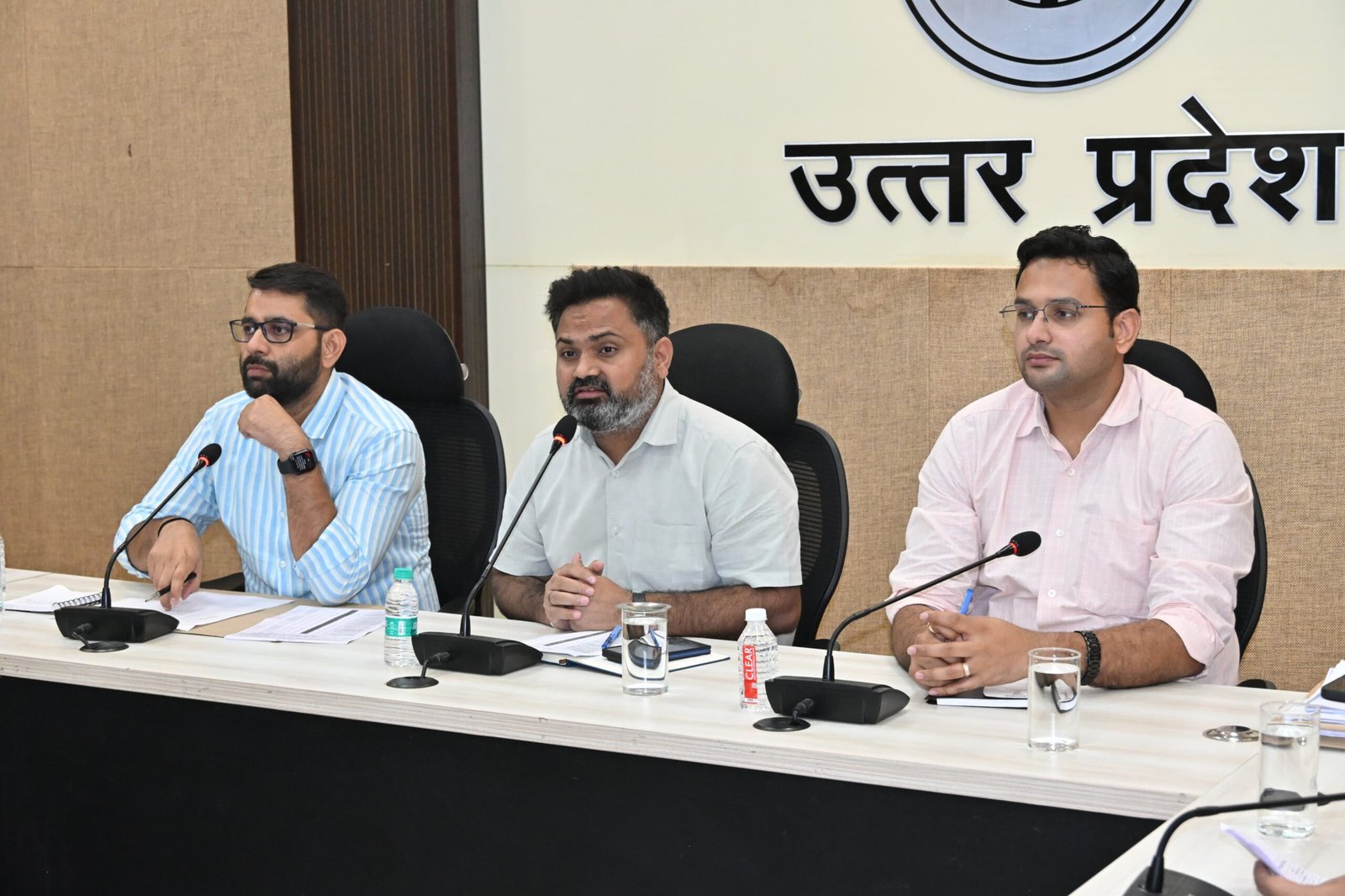 जनसमस्याओं के निस्तारण में लापरवाही पर होगी सख्त कार्रवाई: जिलाधिकारी