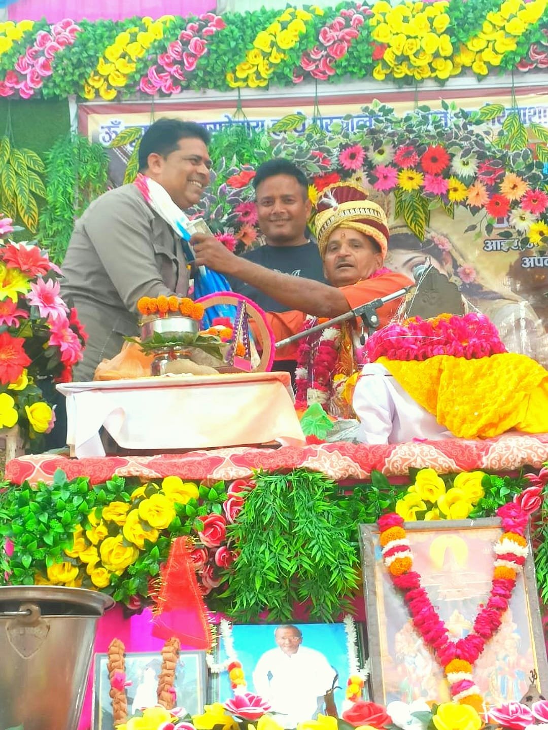 नसड़ा में सात दिवसीय श्रीमद्भागवत कथा की पूर्णाहुति, विशाल भंडारे में उमड़े हजारों श्रद्धालु