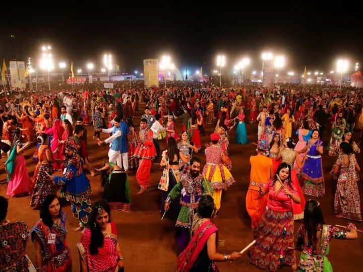 नवरात्र में मंदिरों और डांडिया-गरबा आयोजनों में सुरक्षा बढ़ाने की मांग