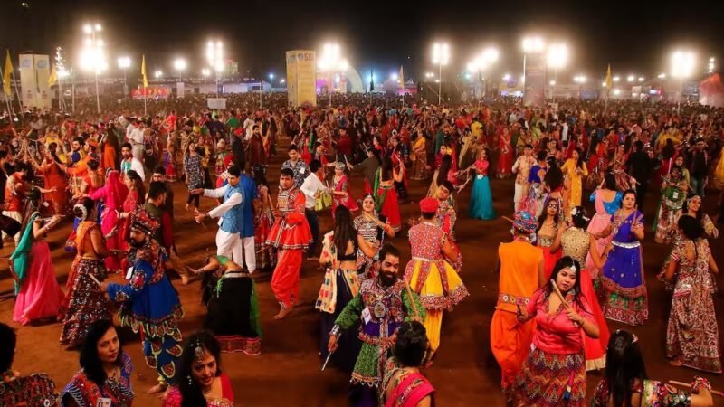 नवरात्र में मंदिरों और डांडिया-गरबा आयोजनों में सुरक्षा बढ़ाने की मांग