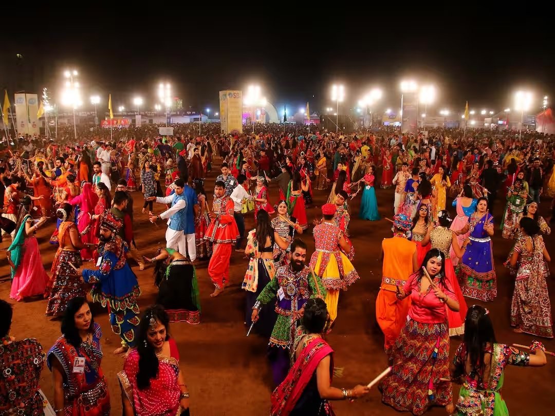 नवरात्र में मंदिरों और डांडिया-गरबा आयोजनों में सुरक्षा बढ़ाने की मांग