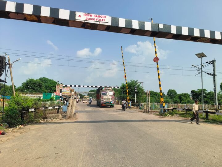 घाटमपुर रेलवे क्रॉसिंग दो रात बंद रहेगा आवागमन, आज से रूट डायवर्जन