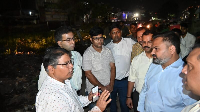 कल्याणपुर स्टेशन के पास नौ ट्रक कूड़ा हटाया, एक सप्ताह में फिर होगा निरीक्षण