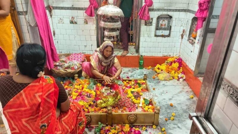 नवरात्रि पर मां कूष्मांडा देवी मंदिर में सुरक्षा के कड़े इंतजाम, CCTV से होगी निगरानी