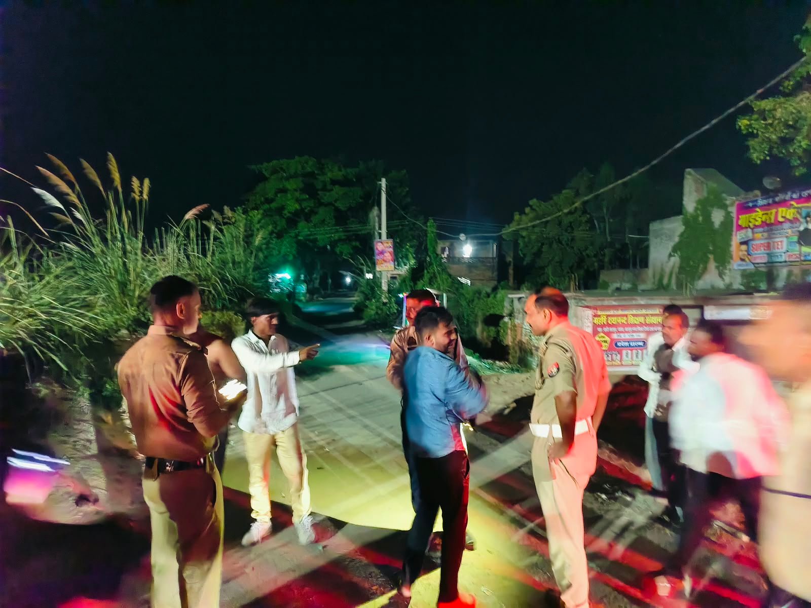 कानपुर-सागर हाईवे पर दो पक्षों में मारपीट, लूट की सूचना से मचा हड़कंप