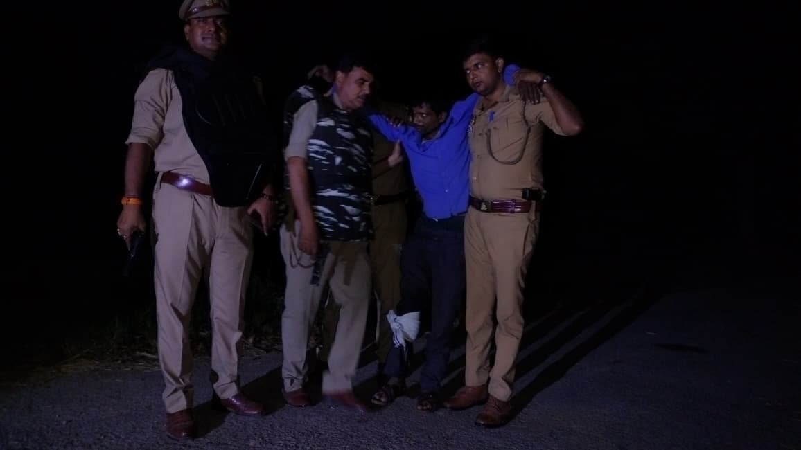 घाटमपुर में तार चोर गिरोह से मुठभेड़, बदमाश के पैर में लगी गोली