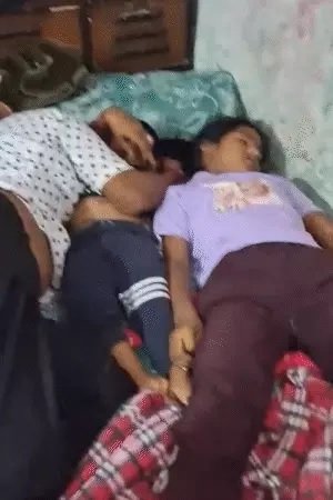 नोएडा- घर में 5 लाशें मिलीं, सभी एक परिवार के
