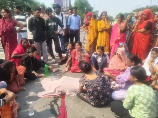 कानपुर में तेल टैंकर ने महिला को रौंदा, मौत