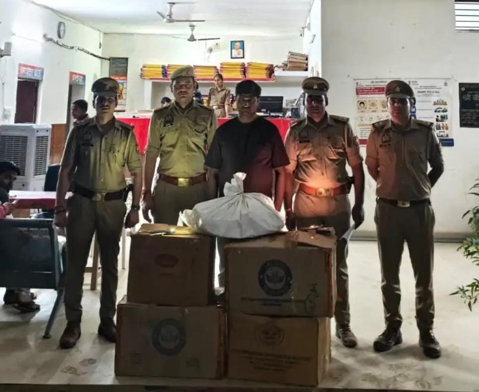 चौबेपुर में अवैध पटाखों का भंडारण पकड़ा, दो दुकानदार हिरासत में; दो कुंतल से अधिक आतिशबाजी बरामद