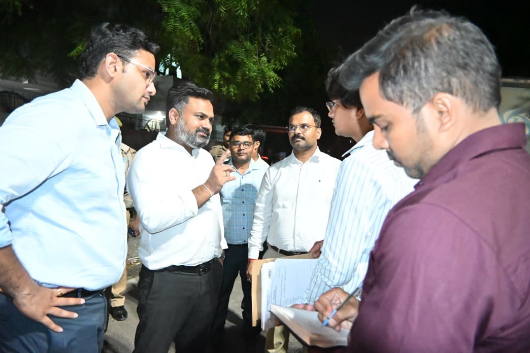पैचवर्क में लापरवाही पर डीएम नाराज, अधूरे काम तत्काल पूरे करने के निर्देश