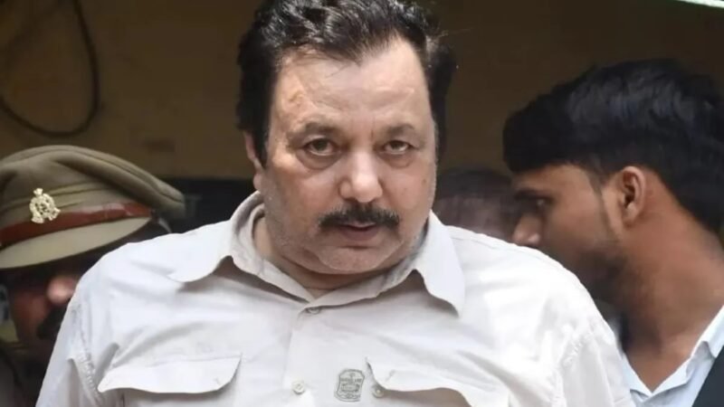 ढाई करोड़ की रंगदारी मामले में होटल मैनेजर भी गवाही से मुकरा