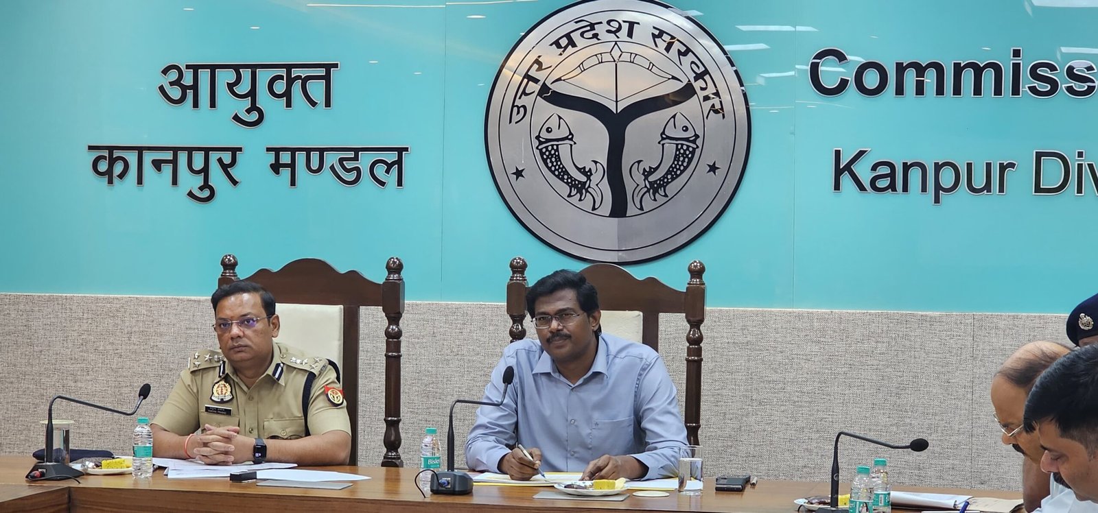 दीपावली से पहले सड़कों की मरम्मत के निर्देश, स्कूल वाहनों पर भी कसेगा शिकंजा