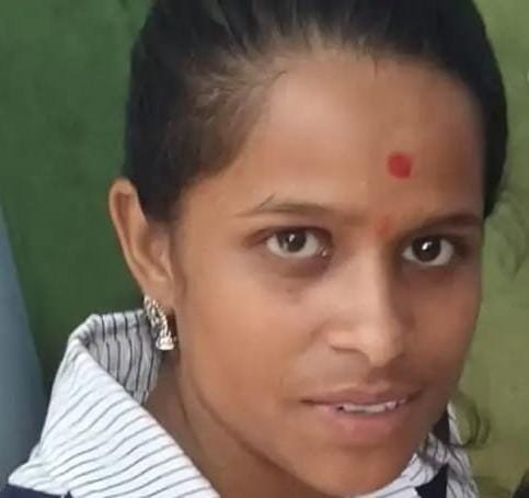 चार दिन से लापता एलएलबी छात्रा का रेलवे ट्रैक किनारे मिला शव, पुलिस पर लापरवाही का आरोप