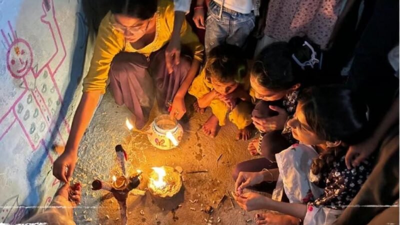 रूरा में धूमधाम से हुआ झिझिया-टेसू विवाह, लोक संस्कृति के रंग में रंगा गांव