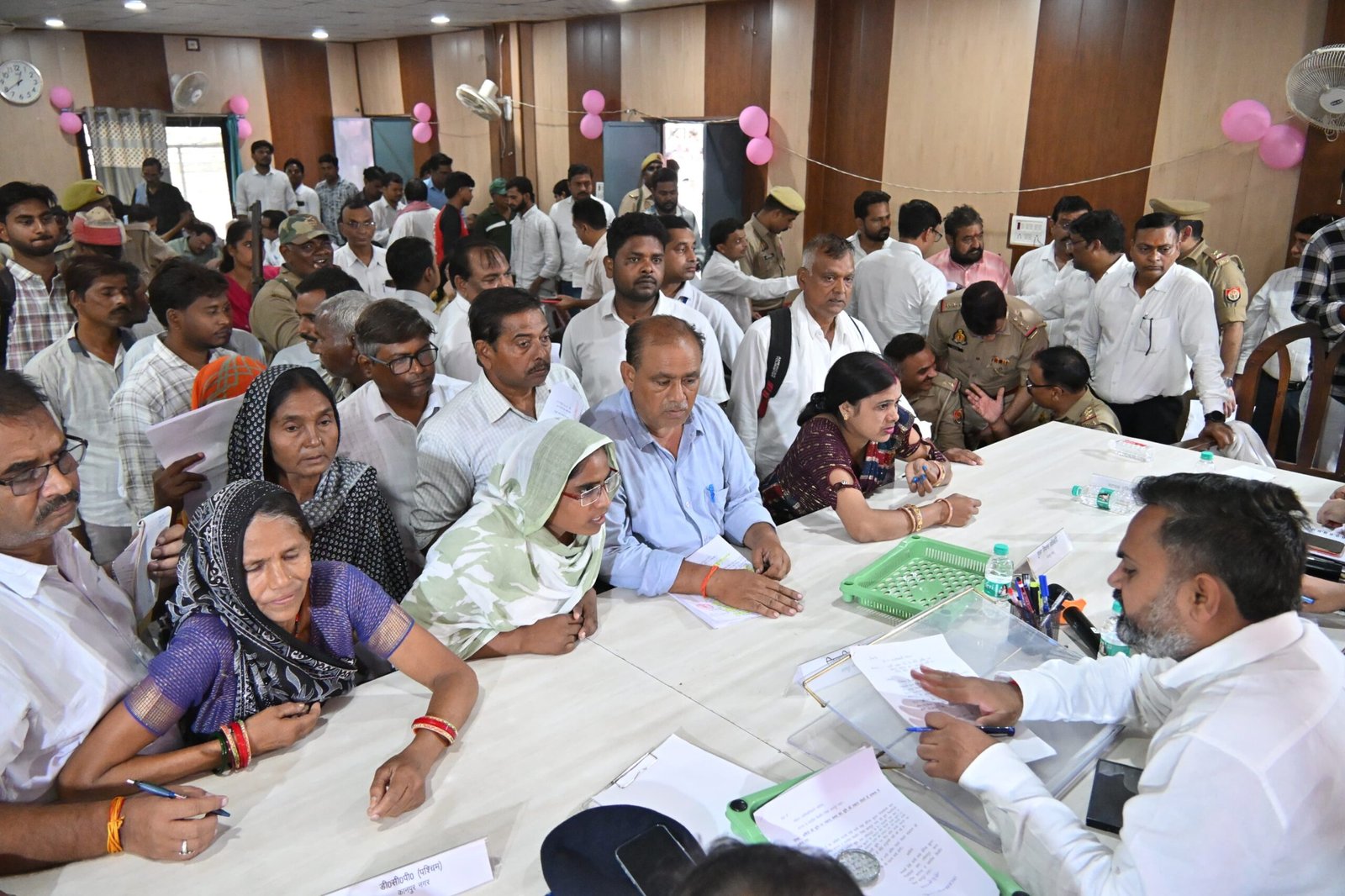 बिल्हौर में संपूर्ण समाधान दिवस में पहुंचे 217 फरियादी, 10 शिकायतों का मौके पर निस्तारण