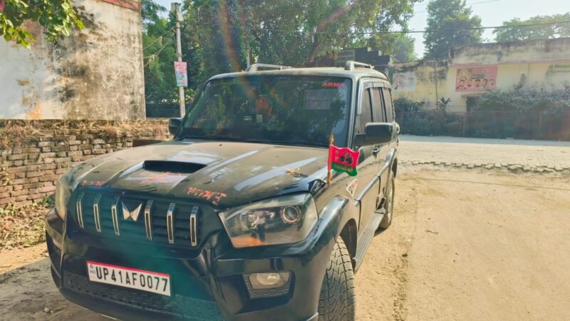 स्कॉर्पियो से युवक को अगवा कर पीटा, 15 हजार रुपये और चेन लूटने का आरोप