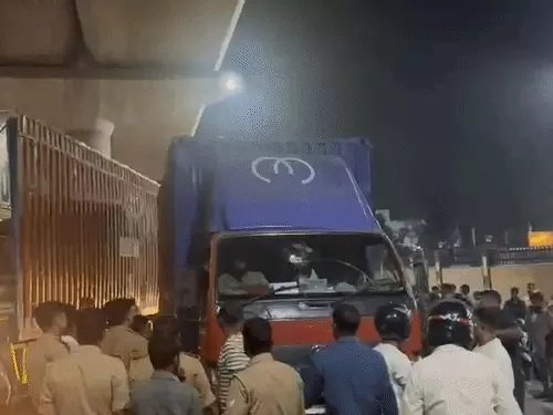 ट्रक ने स्कूटी सवार दंपती को मारी टक्कर, मौत