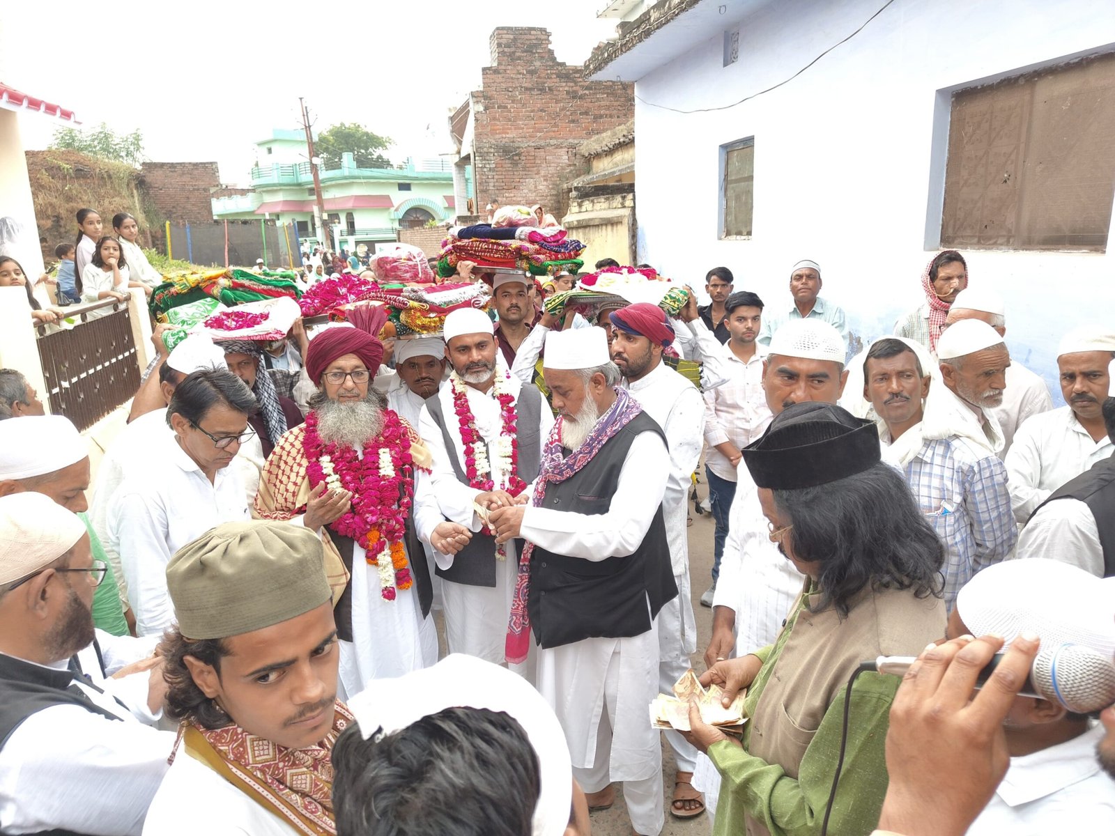 हजरत शेख चांद बाबा के उर्स में उमड़ा अकीदतमंदों का हुजूम