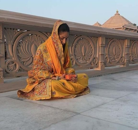 फिल्म की रिलीज से पहले अयोध्या पहुंचीं यामी गौतम, राम की पैड़ी और हनुमानगढ़ी में लिया आशीर्वाद